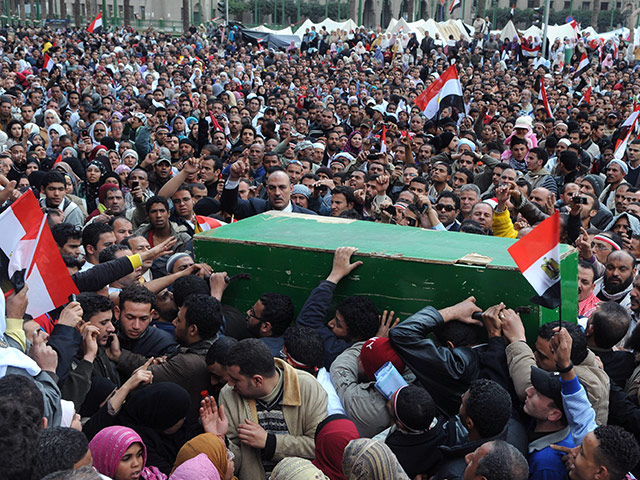 В Египте начался суд по делу о расстреле демонстрантов на площади Тахрир 2 февраля, когда десятки всадников на лошадях и верблюдах попытались разогнать противников режима Хосни Мубарака