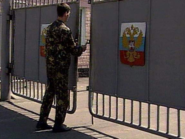 Солдат с автоматом бежал из части в Ставрополе