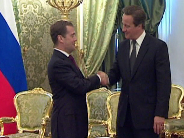 Президент РФ Дмитрий Медведев встретил британского премьер-министр Дэвида Кэмерона в Кремле и выразил надежду на то, что встреча будет продуктивной и затронет все аспекты двустороннего и международного сотрудничества обеих стран
