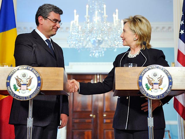 Главы внешнеполитических ведомств США и Румынии Хиллари Клинтон и Теодор Баконски подписали в Вашингтоне соглашение о размещении ПРО на румынской территории