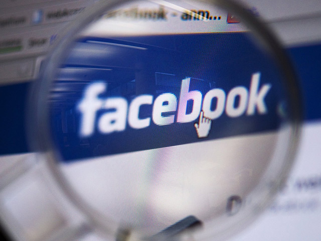 Крупнейшая в мире социальная сеть Facebook, объединяющая более 750 млн пользователей по всему миру, планирует провести публичное размещение своих акций на бирже в конце 2012 года