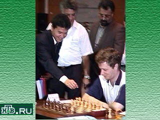 Президент ФИДЕ Кирсан Илюмжинов открывает первый Кубок мира по шахматам