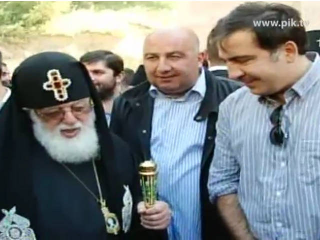Грузинский Патриарх в присутствии Саакашвили освятил монастырь на границе с РФ, сказав, что обитель должна стать символом мира
