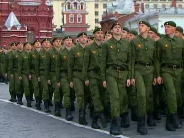 Российская армия отказывается от беретов, едва введя их в обиход