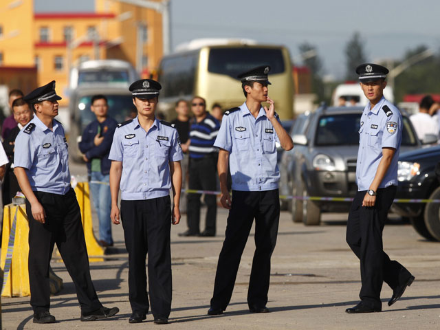 Власти Китая объявили войну триадам: за 2 недели арестовано свыше двух тысяч гангстеров