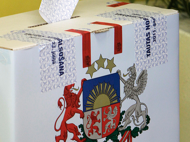 За первые пять часов голосования в выборах Сейма Латвии приняли участие 356,341 тысячи избирателей, или 23,88% от общего числа, имеющих право голоса