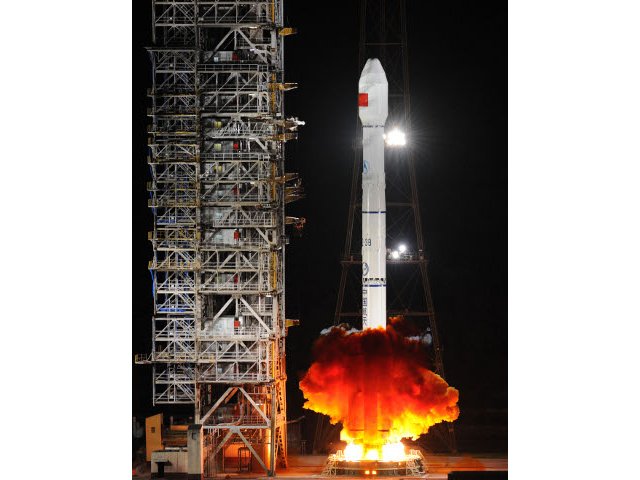 Китай произвел успешный запуск спутника связи "Чжунсин-1А" с космодрома Сичан в провинции Сычуань на юго-западе страны