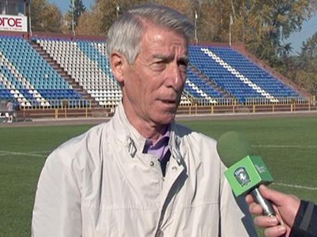 Валерий Непомнящий покинул пост главного тренера томского футбольного клуба "Томь"
