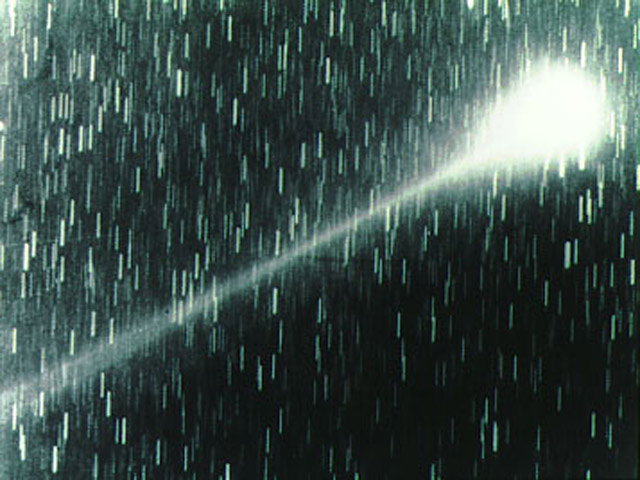 В начале октября на Землю обрушится сильный метеорный поток, который можно будет наблюдать невооруженным взглядом. Его принесет комета Джакобини-Циннера