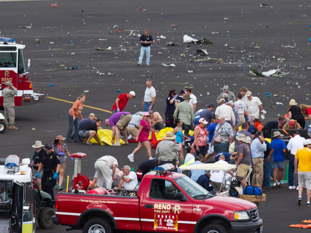 В США еще один человек скончался в результате травм, полученных при падении небольшого самолета на трибуну во время авиашоу в штате Невад