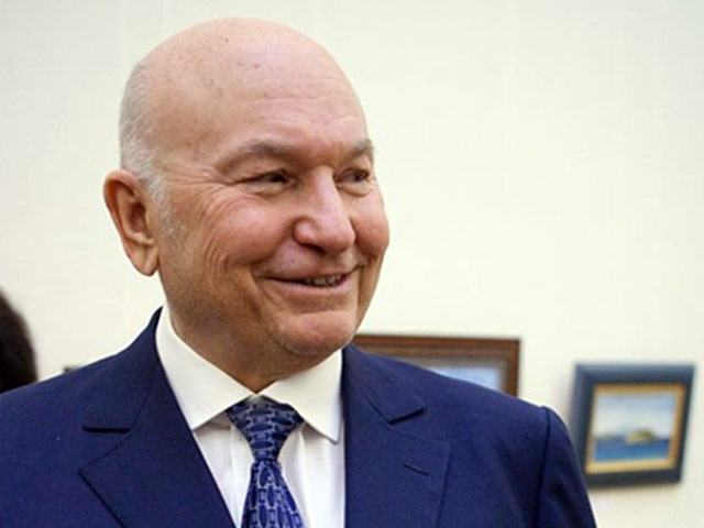 Экс-мэру Москвы Юрию Лужкову исполняется в среду 75 лет, 20 из которых он провел на посту градоначальника столицы