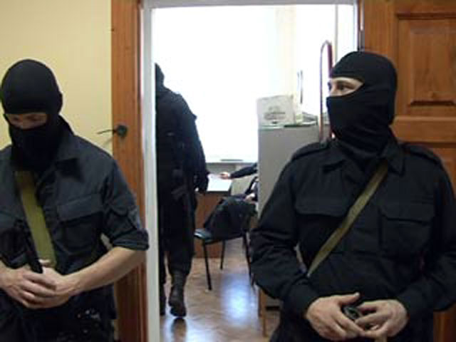 Останкинский суд Москвы направил под домашний арест заместителя главы администрации Смоленска Николая Петроченко, подозреваемого в мошенничестве