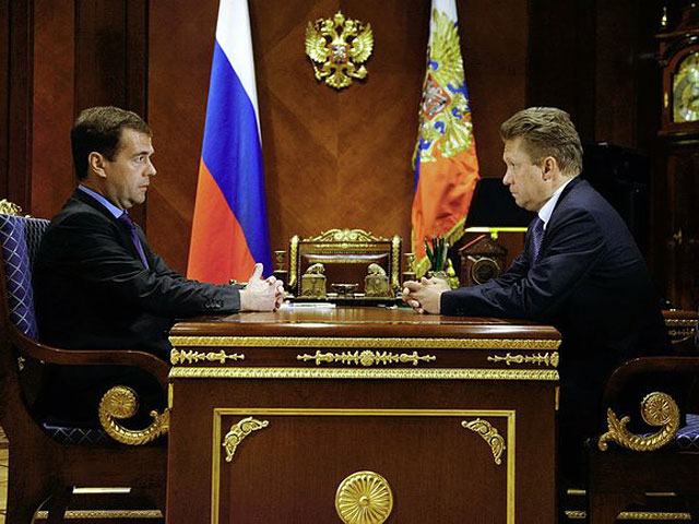 Глава "Газпрома" Алексей Миллер доложил президенту Дмитрию Медведеву о "существенном прогрессе" в газовых переговорах с Украиной