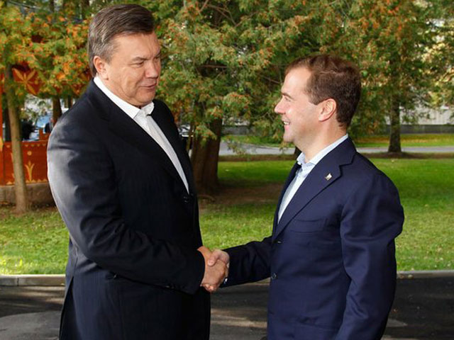 Россия, готовившая ультиматум Януковичу, уступила ему после переговоров в Москве