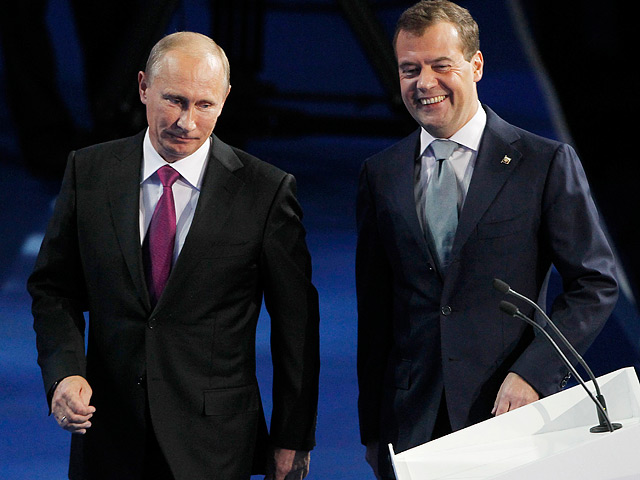 Уже менее чем через восемь месяцев Владимир Путин вернется в Кремль, а его премьерское кресло займет Дмитрий Медведев, который отбыл на посту президента один четырехлетний срок и согласился не выдвигаться на второй - с 2012 года уже шестилетний