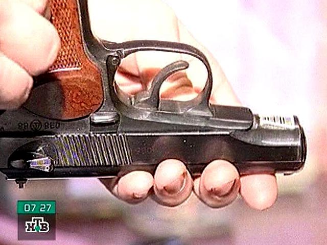 В Сочи у полицейских во время пьянки пропало оружие: пистолеты могла продать жена одного из них