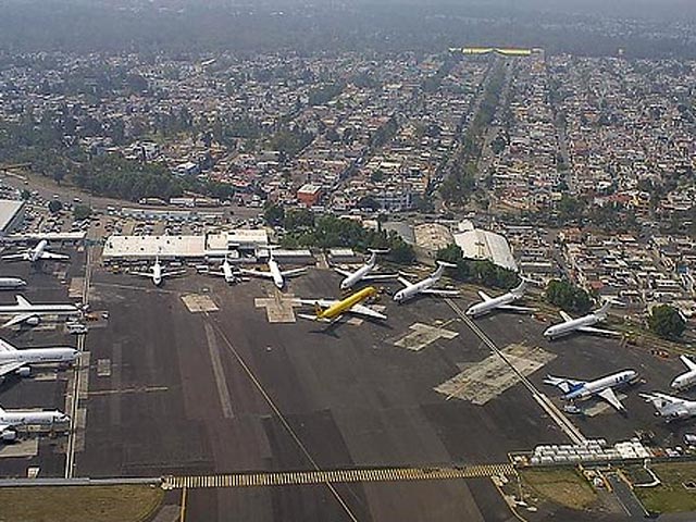 Аэропорт Мехико был обесточен на 7 часов из-за серьезной аварии в электросети