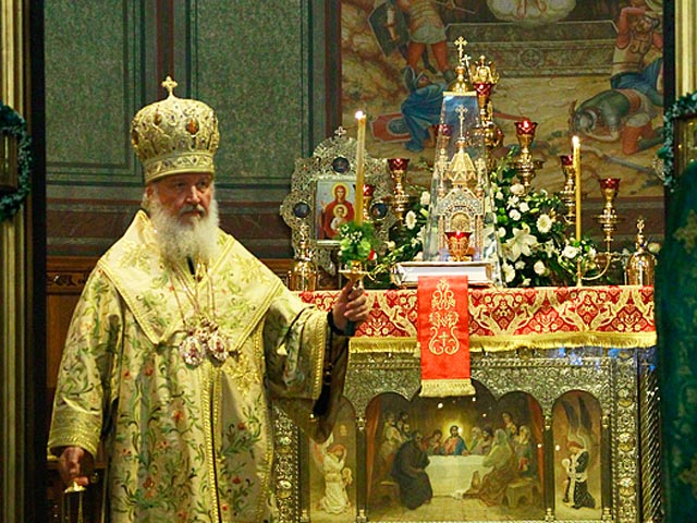 Патриарх Кирилл на Украине пожелал мудрости Януковичу и дал орден Фирташу