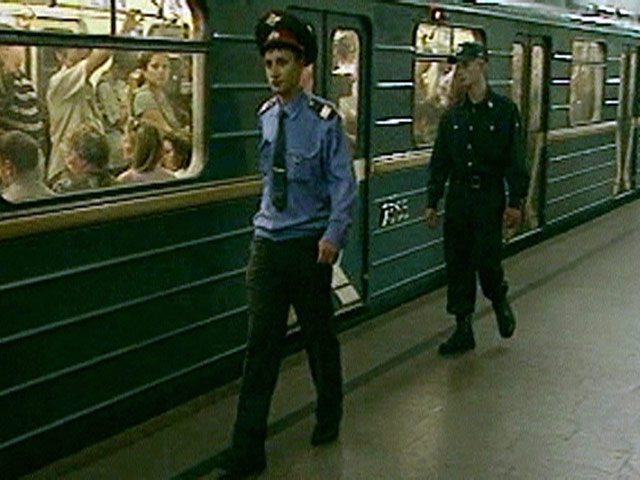 Иммигранты помогли полиции утихомирить дебошира в московском метро
