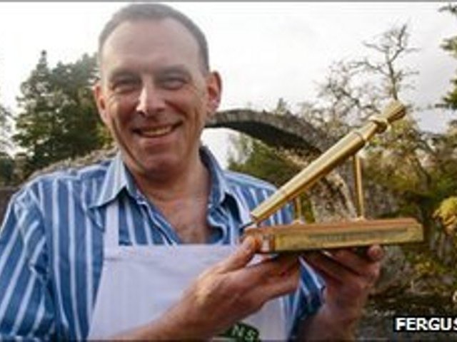Лучшим кашеваром мира признан шотландец Джон Боэ, завоевавший этот титул на прошедшем в Великобритании международном конкурсе по приготовлению самой вкусной овсянки
