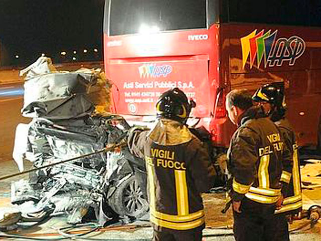 Автобус с футболистами "Торино" угодил в ДТП в Италии: двое погибших