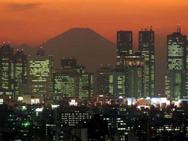 Правительство Японии намерено выдать бесплатные авиабилеты 10 тыс. иностранных туристов, решившим посетить страну в период с 1 апреля 2012 по 31 марта 2013 года