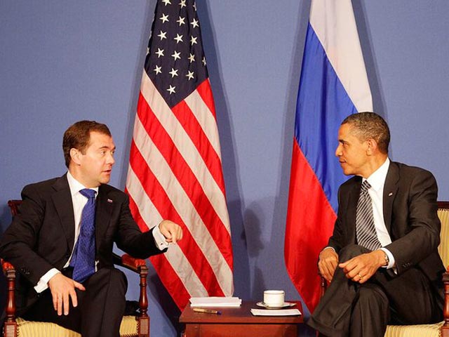 Президенты РФ и США Дмитрий Медведев и Барак Обама должны были еще на майском саммите G8 в Довиле принять совместное заявление по противоракетной обороне (ПРО), однако из-за отказа в последний момент американского лидера этого не произошло