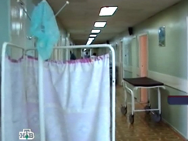 Вопиющий случай произошел в больнице города Кыштыма Челябинской области: там медики сначала отказывались принимать женщину в предынфарктном состоянии, а когда она скончалась, "забыли" сообщить об этом родным
