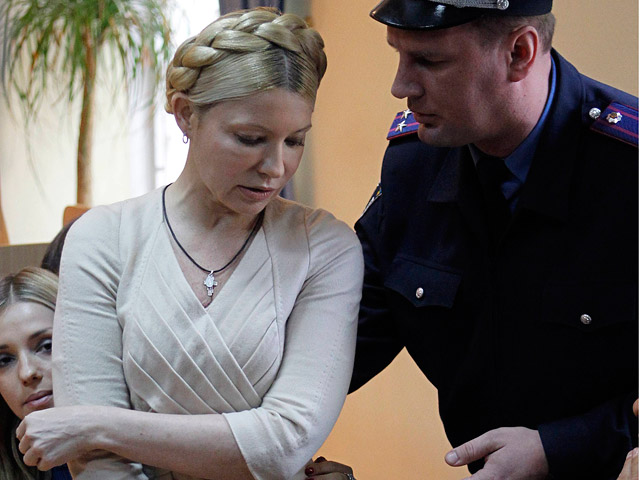 Экс-премьер Украины Юлия Тимошенко, которую во вторник Печерский районный суд Киева приговорил к семи годам лишения свободы, останется в СИЗО до вынесения окончательного решения по ее делу