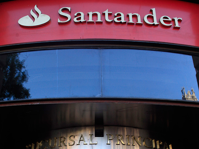 Рейтинговое агентство Standard&Poor's понизило рейтинги десяти банков Испании, в числе которых оказались крупнейшие в стране Banco Santander и Banco Bilbao Vizcaya Argentaria