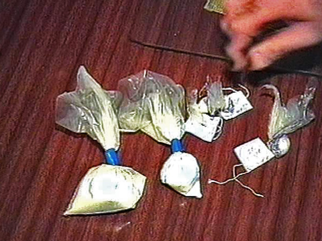 Наркотические вещества находились в свертках и "были спрятаны в нижнем белье адвоката ухищренным способом"