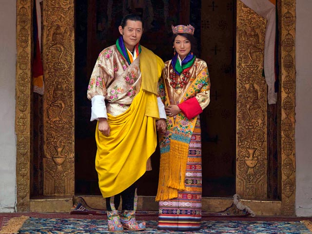 Самый завидный жених Азии 31-летний король Бутана Джигме Кхесар Намгьял Вангчук в четверг утром женился на своей избраннице, 21-летней студентке Джецун Пема
