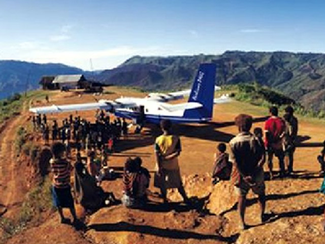 Самолет Dash 8 местной авиакомпании Airlines PNG, выполнявший рейс из города Лаэ в Маданг, разбился примерно в 18:00 по местному времени на северном побережье страны