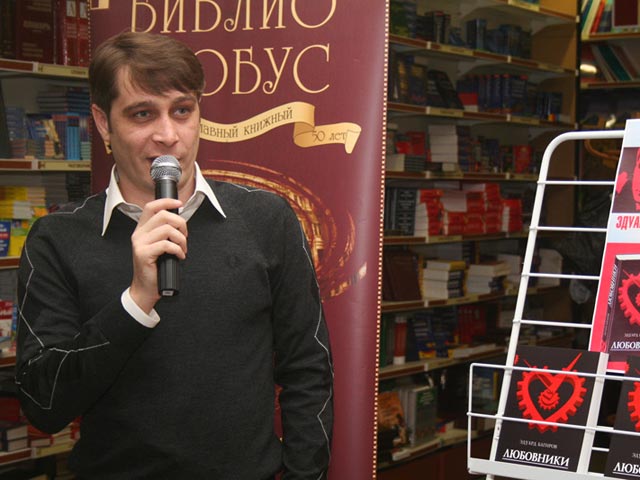 Арестованного в Молдавии российского блогера освободили под домашний арест