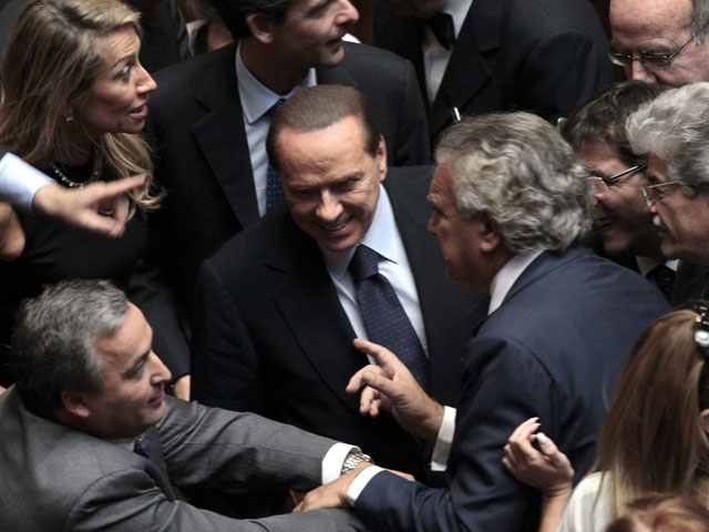 Берлускони в 51-й раз вышел сухим из воды - депутаты выразили доверие его правительству