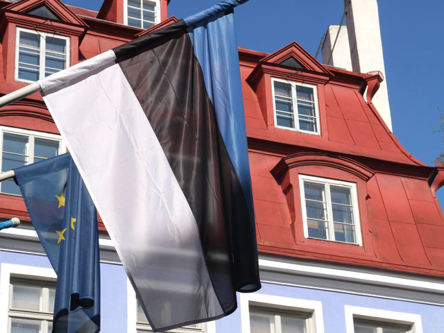 Взнос Эстонии в EFSF, закон о расширении объема и полномочий которого был недавно ратифицирован всеми странами еврозоны, равен 13,9% ВВП страны
