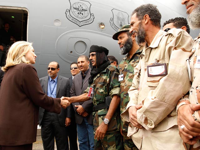 В Ливию прилетела Хиллари Клинтон - привезла с собой демократию
