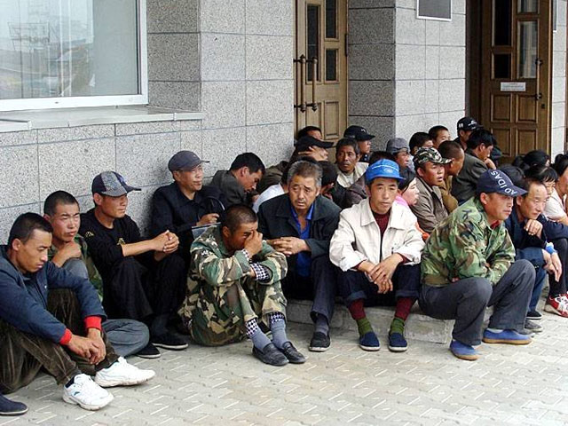 В начале сентября бастовали более 200 китайских рабочих, которые трудились на стройках АТЭС-2012 на острове Русский во Владивостоке