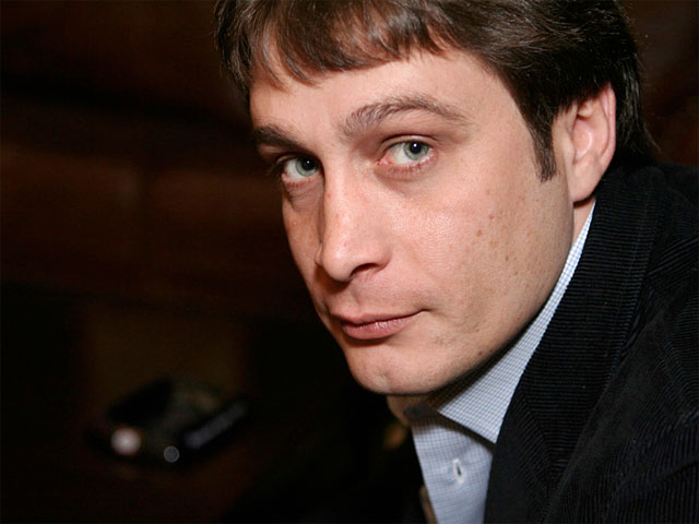 Российский писатель Эдуард Багиров, которого обвиняют в Молдавии в причастности к организации массовых беспорядков в Кишиневе, сбежал в Москву после того, как молдавский суд отпустил его из-под стражи под домашний арест