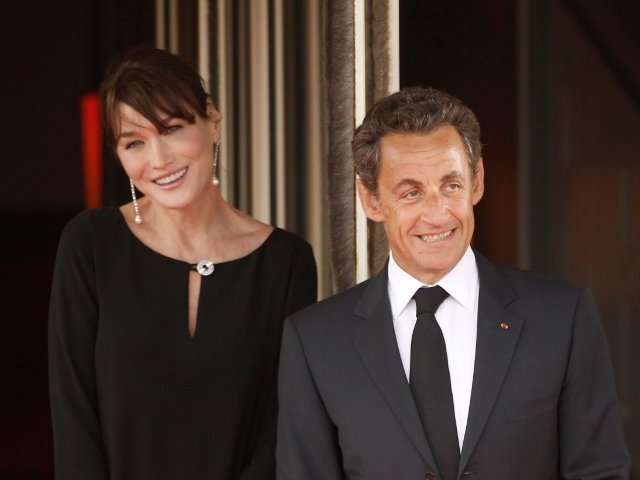 Президентская чета Франции принимает поздравления в связи с рождением дочери