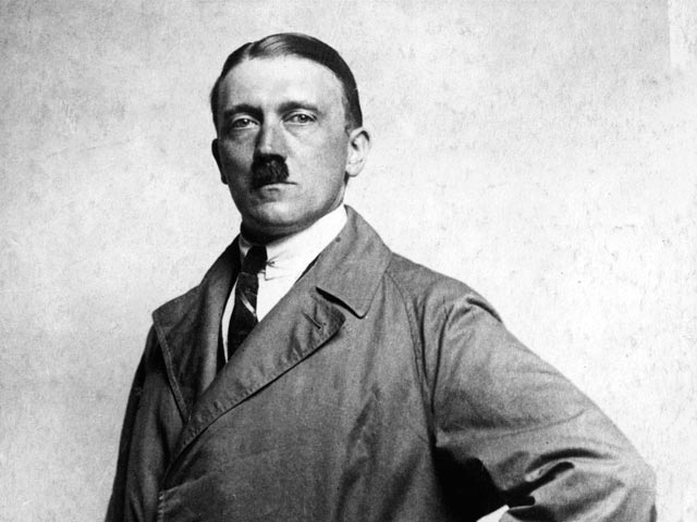 Гитлер после Первой мировой войны был комиссован из германской армии из-за проблем с психикой, ему поставили диагноз "истерическая амблиопия" (истерическая слепота)