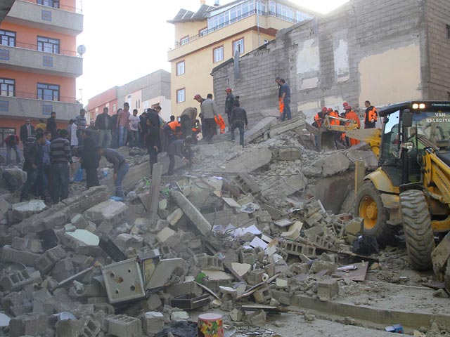 Десять стран предложили Турции помощь в ликвидации последствий землетрясения