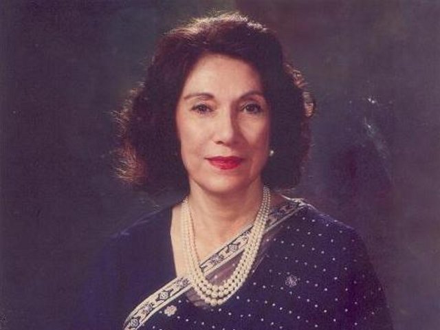 Известная в пакистанской политике Нусрат Бхутто, вдова экс-главы страны Зульфикара Али Бхутто и мать Беназир Бхутто, скончалась в Дубае в возрасте 82 лет