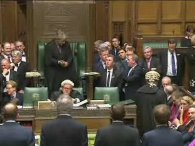 Депутаты Палаты общин британского парламента отвергли идею о проведении общенационального референдума о выходе страны из ЕС