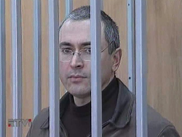 Сторонники Ходорковского отметили день, когда он мог бы выйти на свободу, "шифровками" и открытым письмом