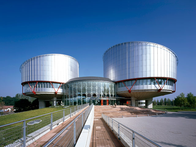 Европейский суд по правам человека разбирает дело об изъятии распятий из детских садов Австрии