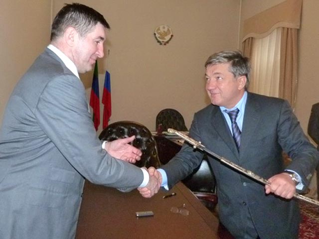 Первый заместитель председателя правительства республики Ризван Курбанов накануне встретился с известным отечественным хоккеистом Александром Кожевниковым