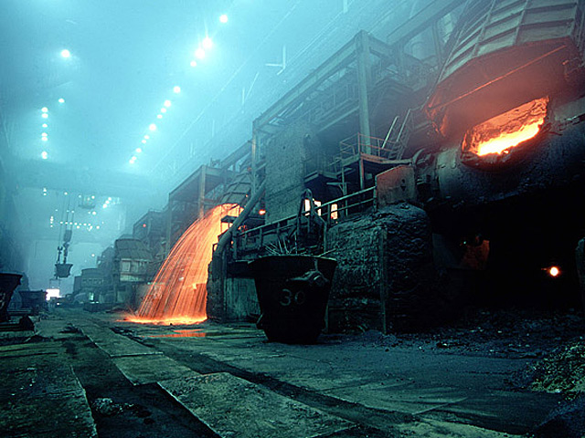 "Норильский никель", крупнейший в мире производитель никеля и палладия, до 2025 года вложит в развитие 35 млрд долларов, чтобы войти в пятерку крупнейших горнодобывающих компаний мира по капитализации