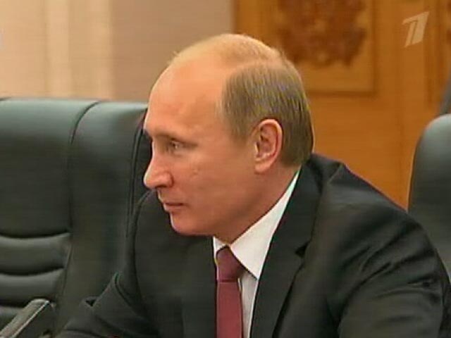 Российский премьер Владимир Путин подчеркнул необходимость жесткого контроля над расходованием бюджетных средств и борьбы с "откатами" и "распилами"