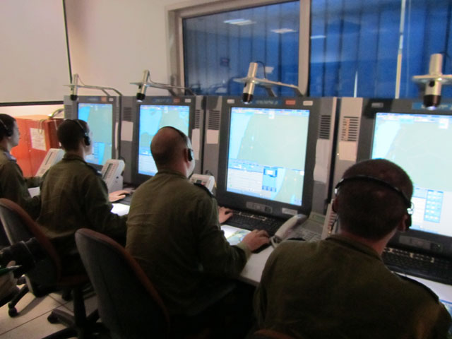 Израильские военные осуществили в среду успешный запуск межконтинентальной баллистической ракеты "Иерихон-3" на полигоне "Пальмахим"